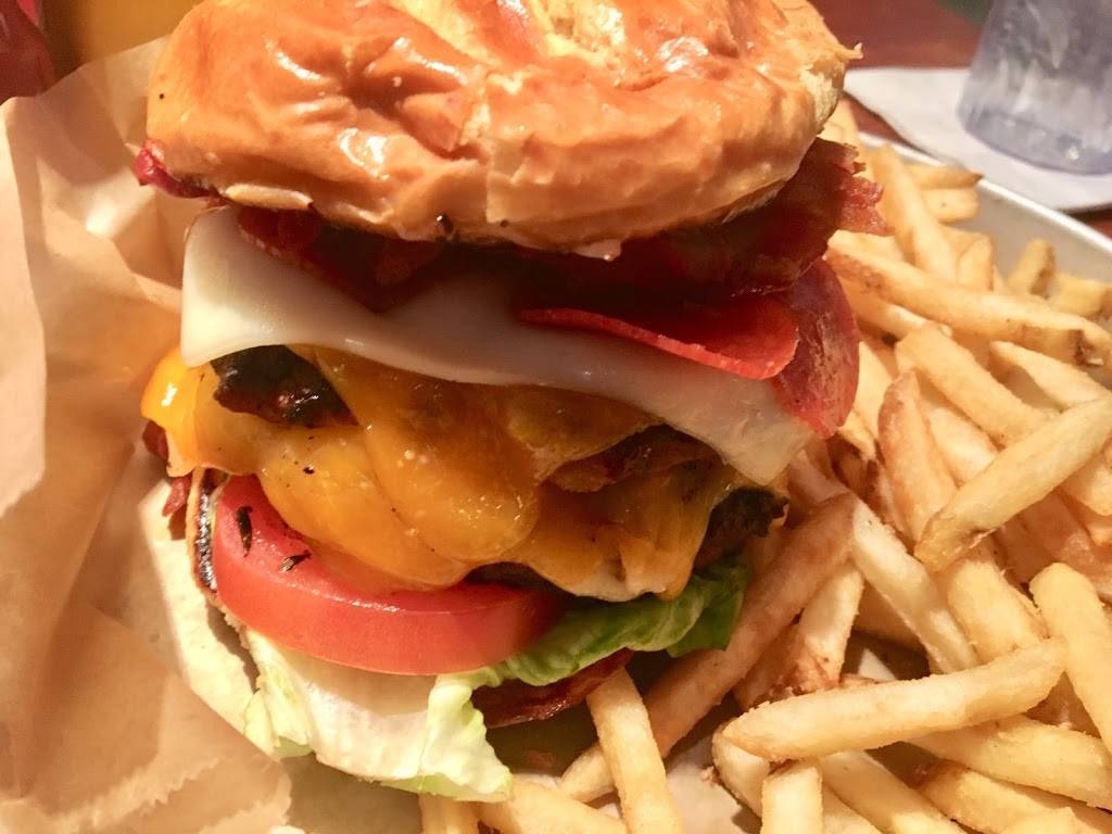 Uno Chicago Grill | restaurant | W3254 Van Roy Rd, Appleton, WI 54915, USA | 9207312111 OR +1 920-731-2111