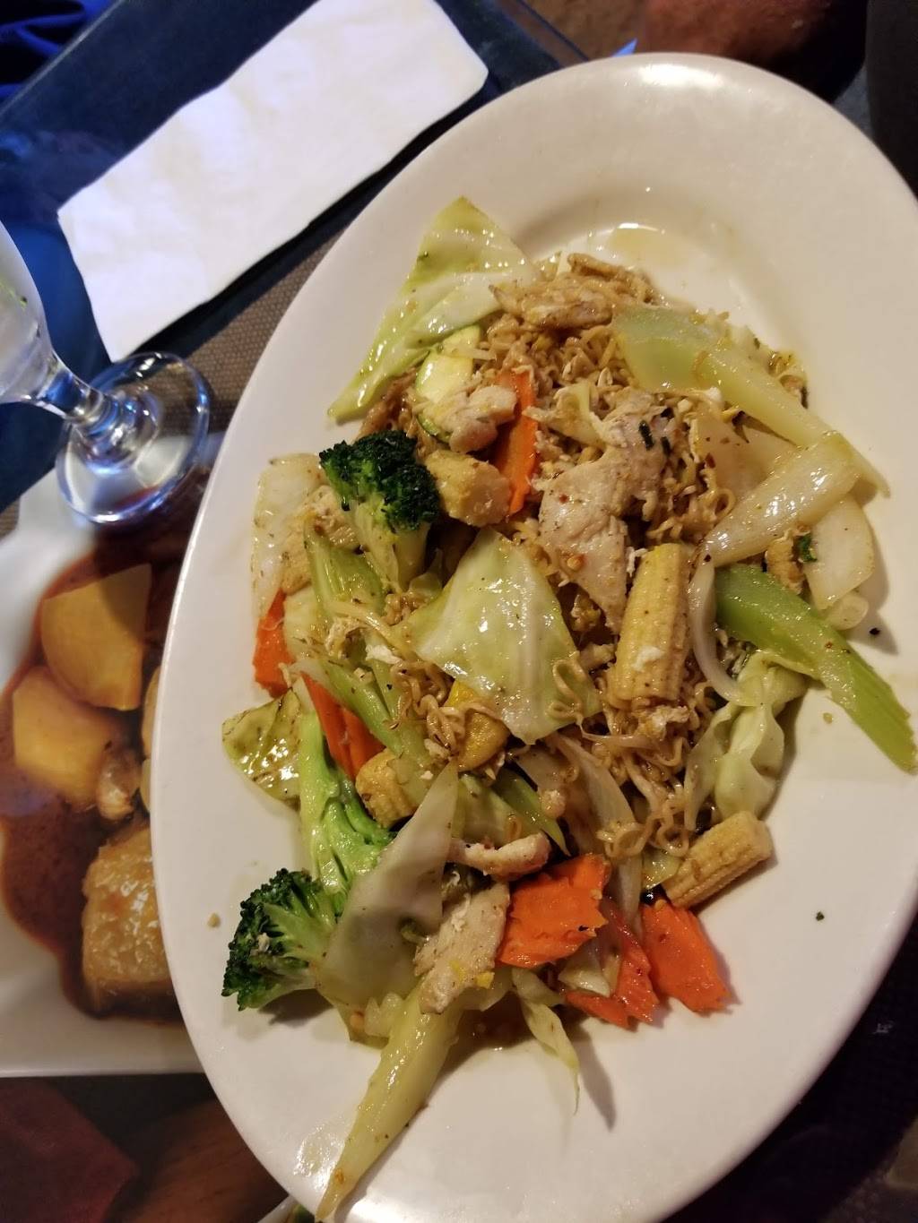 Somsiri Thai | restaurant | 263 NW Chehalis Ave, Chehalis, WA 98532, USA | 3609964447 OR +1 360-996-4447