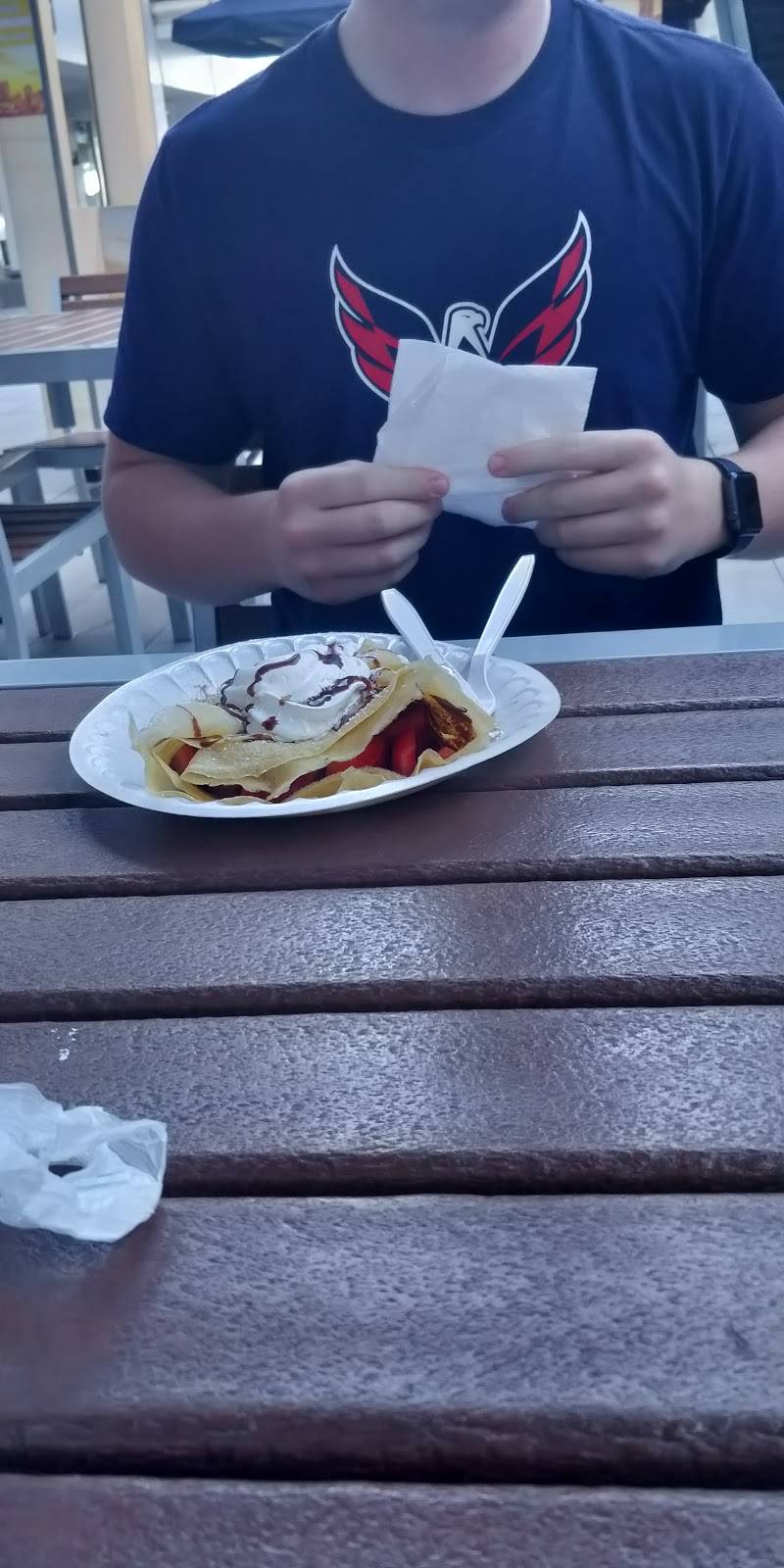 crepes &chimney Cake Factory | restaurant | 17 S Fort Lauderdale Beach Blvd, Fort Lauderdale, FL 33316, USA | 9542780046 OR +1 954-278-0046