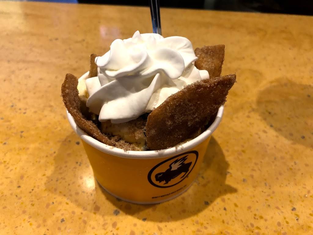 Buffalo Wild Wings | meal takeaway | 15745 15 Mile Rd, Clinton Twp, MI 48035, USA | 5862939500 OR +1 586-293-9500