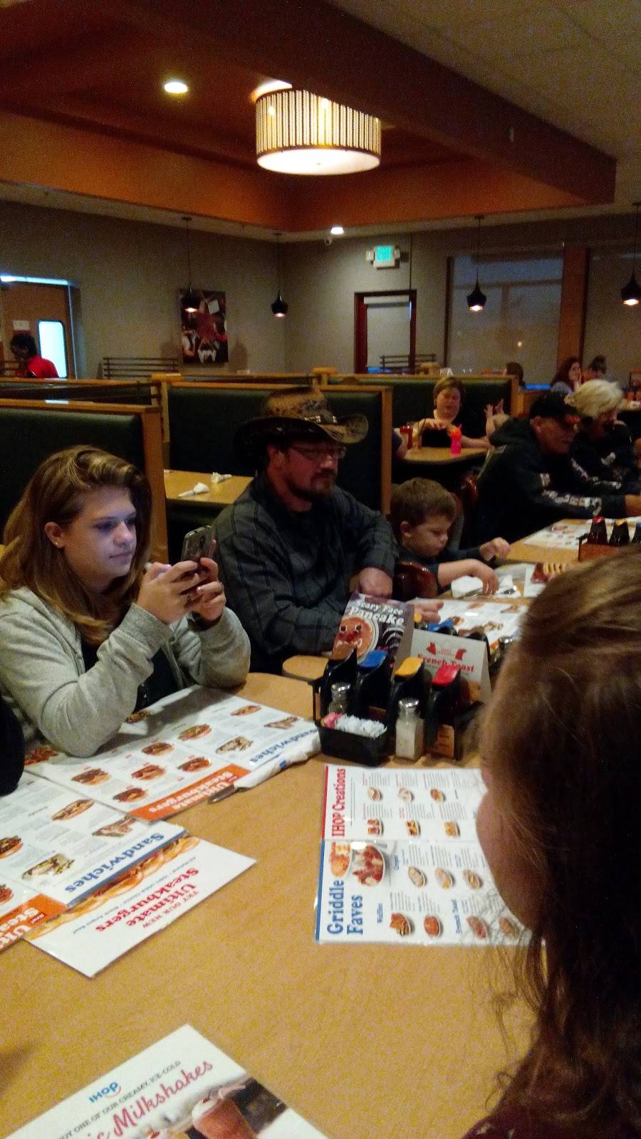 IHOP | restaurant | 490 Meadow Creek Dr, Westminster, MD 21158, USA | 4108572998 OR +1 410-857-2998