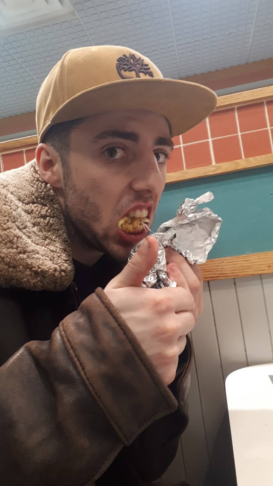 KFC | meal delivery | 670 Dundas St, Woodstock, ON N4S 1E6, Canada | 5195399801 OR +1 519-539-9801