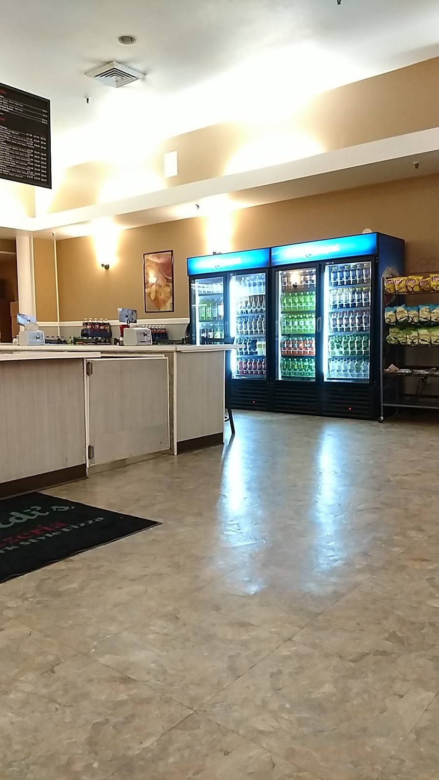 Vivaldis Pizzeria | restaurant | 5 Cheshire Rd #32, Pittsfield, MA 01201, USA | 4132365633 OR +1 413-236-5633