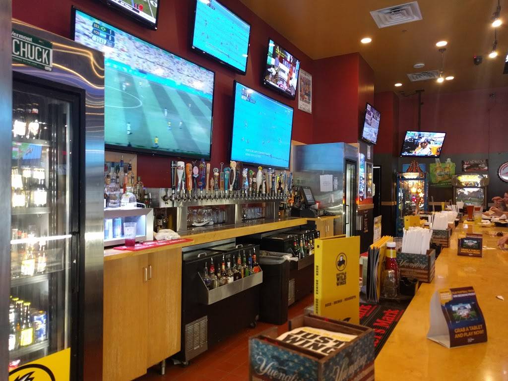 Buffalo Wild Wings | restaurant | 6191 Columbia Crossing Cir, Columbia, MD 21045, USA | 4435464383 OR +1 443-546-4383