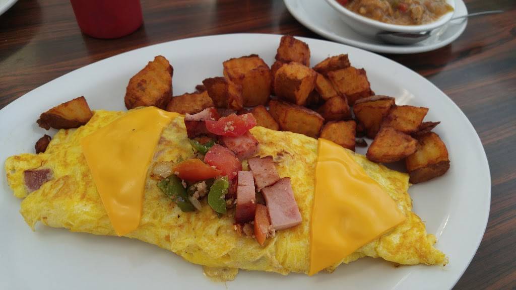 Big Train Family Restaurant | restaurant | 808 Garden of the Gods Rd, Colorado Springs, CO 80907, USA | 7194738218 OR +1 719-473-8218