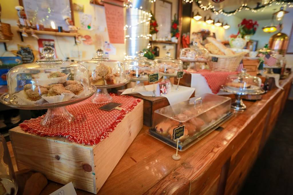 Lake House Cafe | cafe | 8 White Deer Plaza, Sparta, NJ 07871, USA | 8622199804 OR +1 862-219-9804