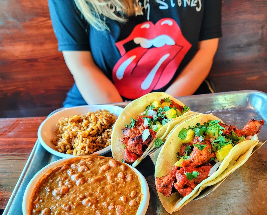 400 Rabbits | restaurant | 975 Rabbit Rd, Sanibel, FL 33957, USA | 2395588756 OR +1 239-558-8756