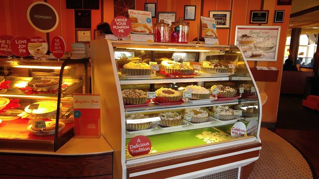 Village Inn | bakery | 1155 S Dobson Rd, Mesa, AZ 85202, USA | 4808348372 OR +1 480-834-8372