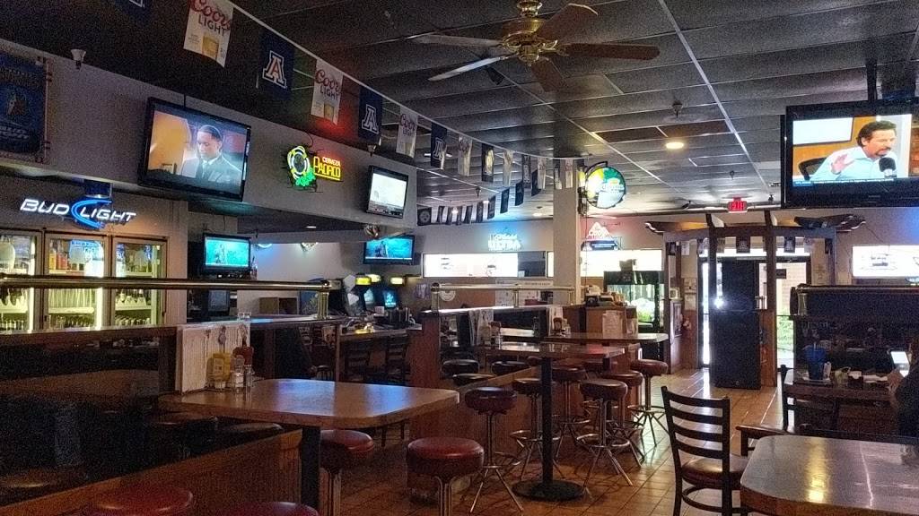 Famous Sams Sports Bar #11 | restaurant | 3010 W Valencia Rd, Tucson, AZ 85746, USA | 5208838888 OR +1 520-883-8888