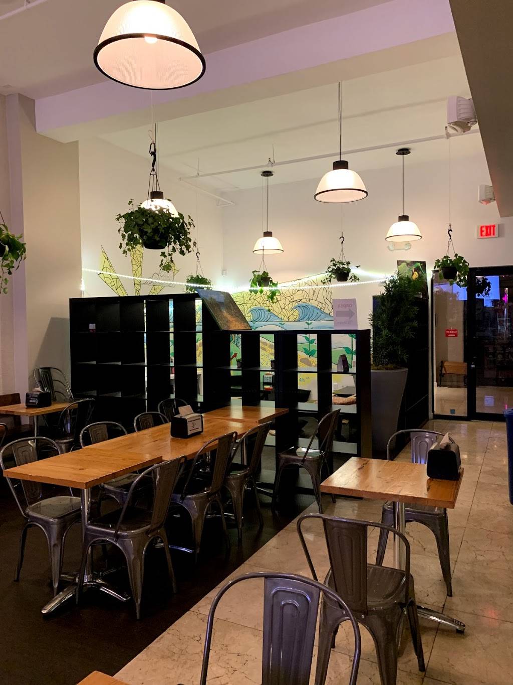 Choices Cafe Coconut Grove | restaurant | 2895 McFarlane Rd, Coconut Grove, FL 33133, USA | 3054140330 OR +1 305-414-0330