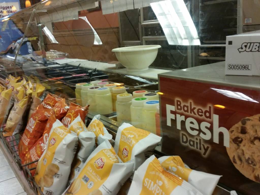 Subway | restaurant | 821 Eva St Suite M, Montgomery, TX 77356, USA | 9365978364 OR +1 936-597-8364