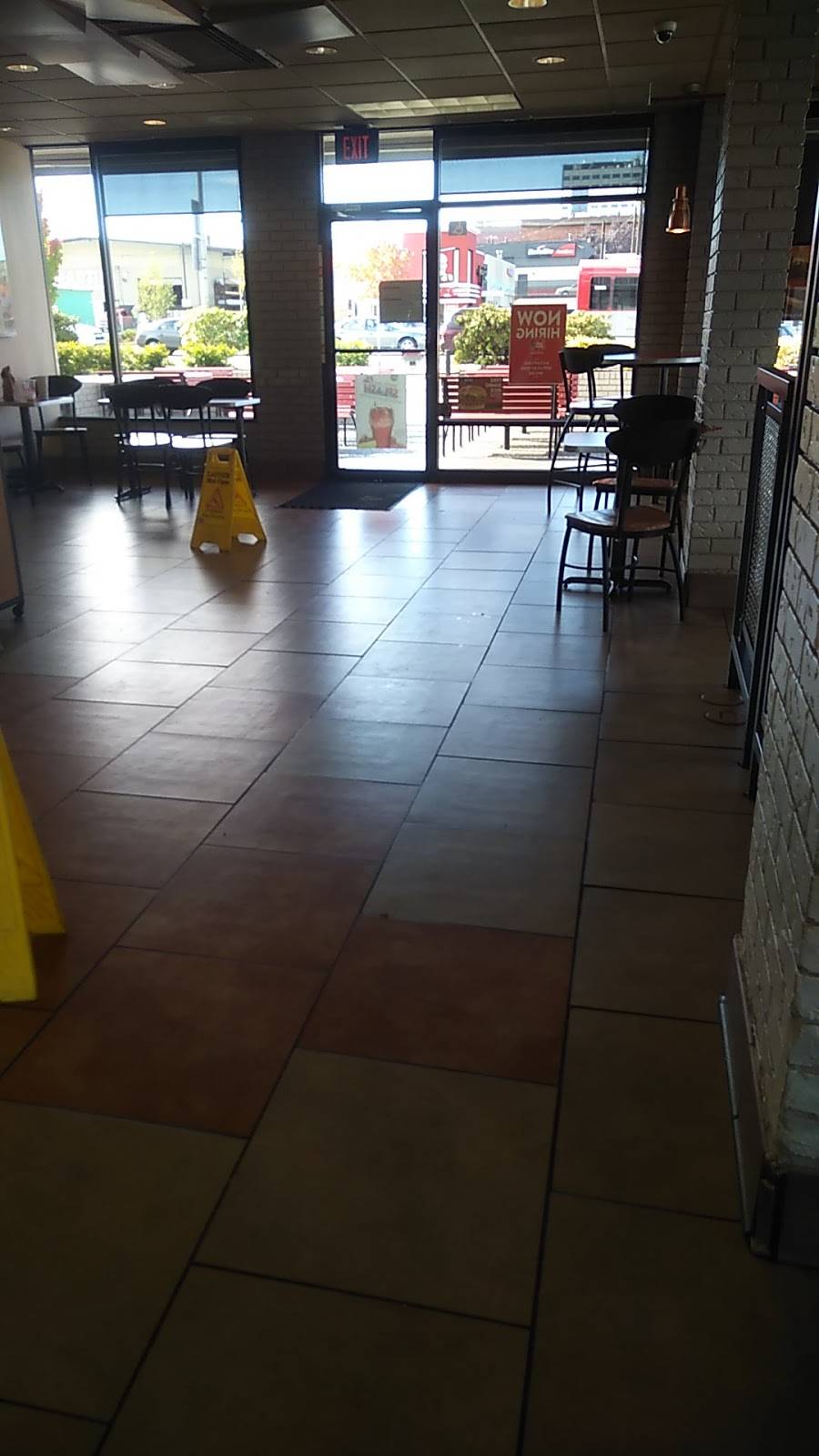 Jack in the Box | restaurant | 2106 Everett Ave, Everett, WA 98201, USA | 4252595283 OR +1 425-259-5283