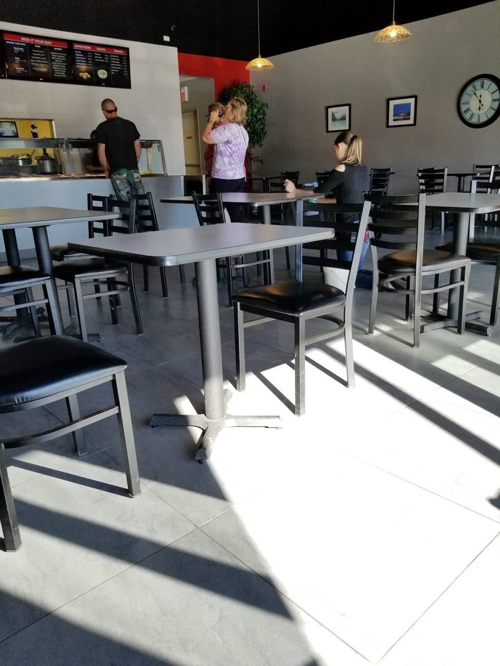 Wok & Roll | restaurant | 900 Division St, Cobourg, ON K9A 5V2, Canada | 9053778080 OR +1 905-377-8080