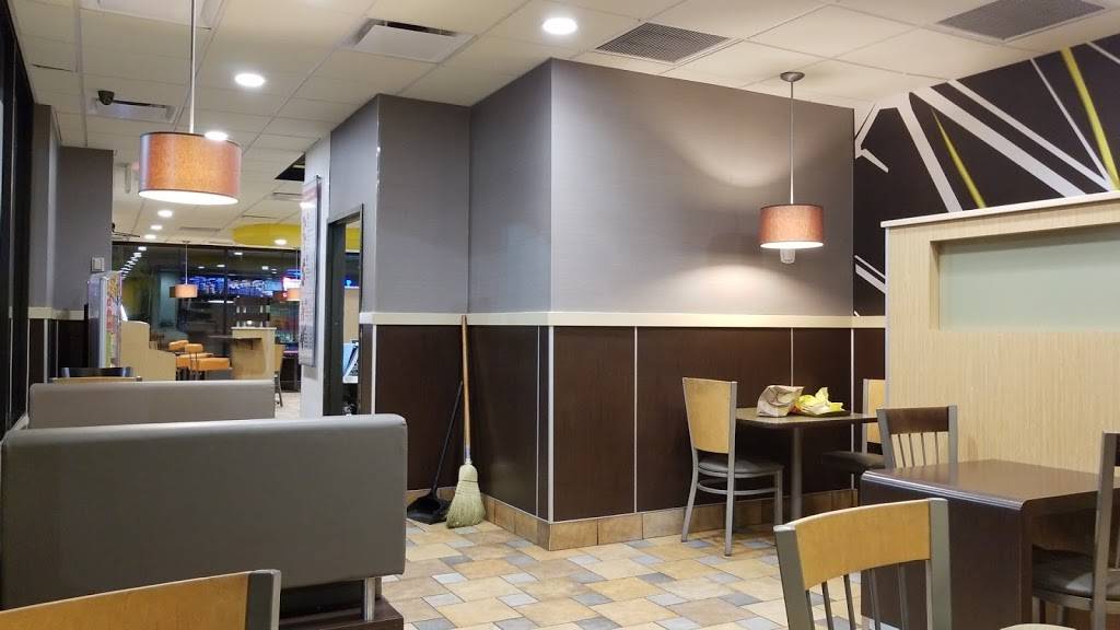 McDonalds | cafe | 10747 E US-36, Avon, IN 46123, USA | 3172718530 OR +1 317-271-8530