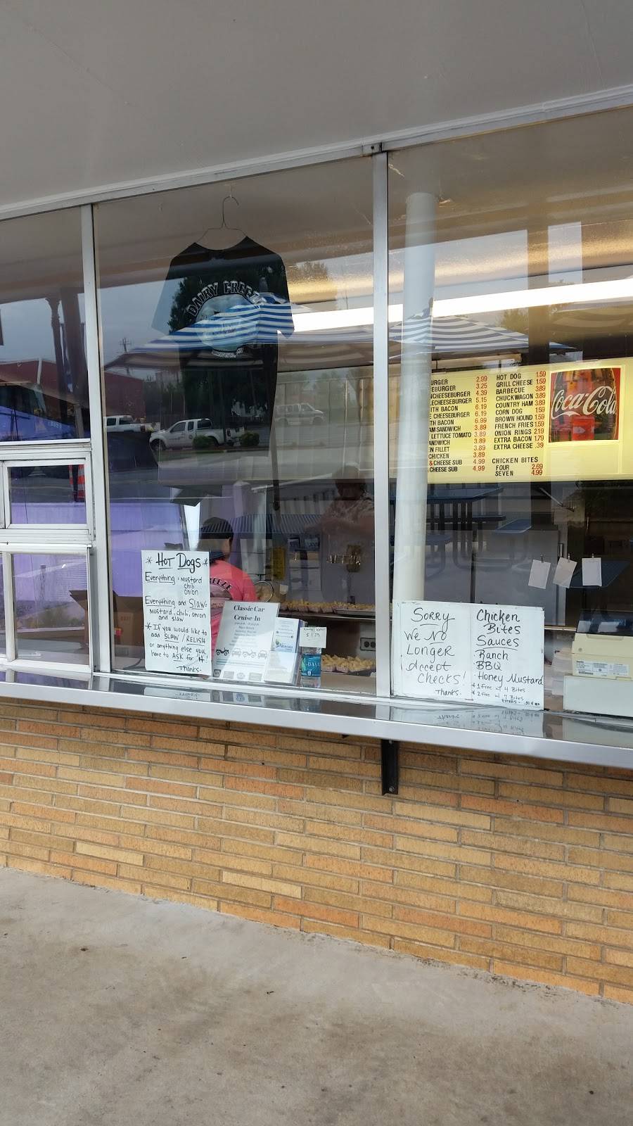 Dairy Freeze | restaurant | 910 Main St, Altavista, VA 24517, USA | 4343695479 OR +1 434-369-5479