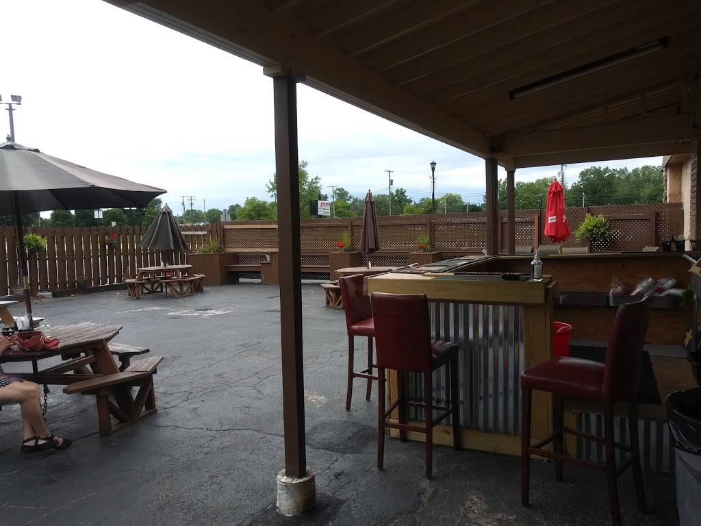 The Hydrant Pub and Grub | restaurant | 786 Front St, Berea, OH 44017, USA | 4405327060 OR +1 440-532-7060