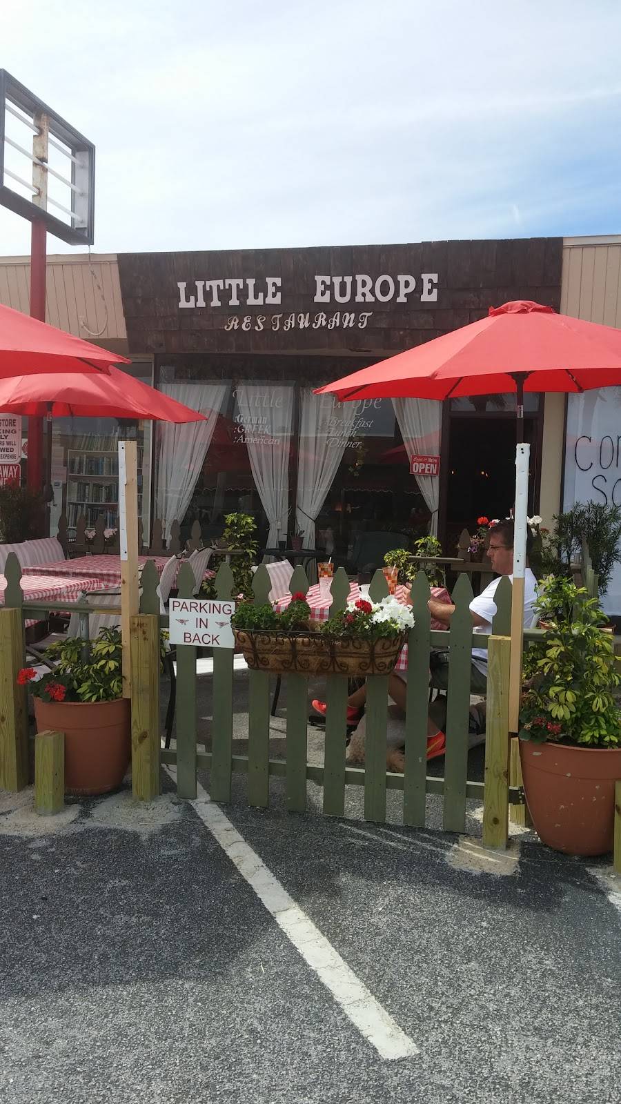 Little Europe | restaurant | 15024 Madeira Way, Madeira Beach, FL 33708, USA | 7273191830 OR +1 727-319-1830