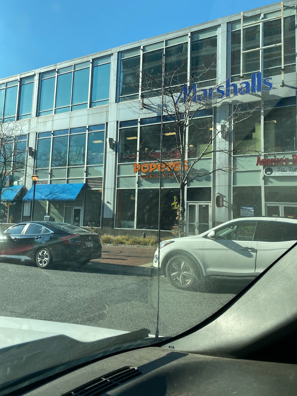 Popeyes Louisiana Kitchen | restaurant | 600 E Pratt St Suite. 104, Baltimore, MD 21202, USA | 4434496124 OR +1 443-449-6124