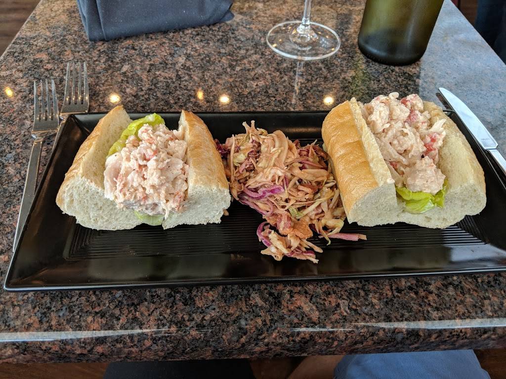 Oakton Wine Shop & Bistro LLC | restaurant | 2952 Chain Bridge Rd, Oakton, VA 22124, USA | 7032555425 OR +1 703-255-5425