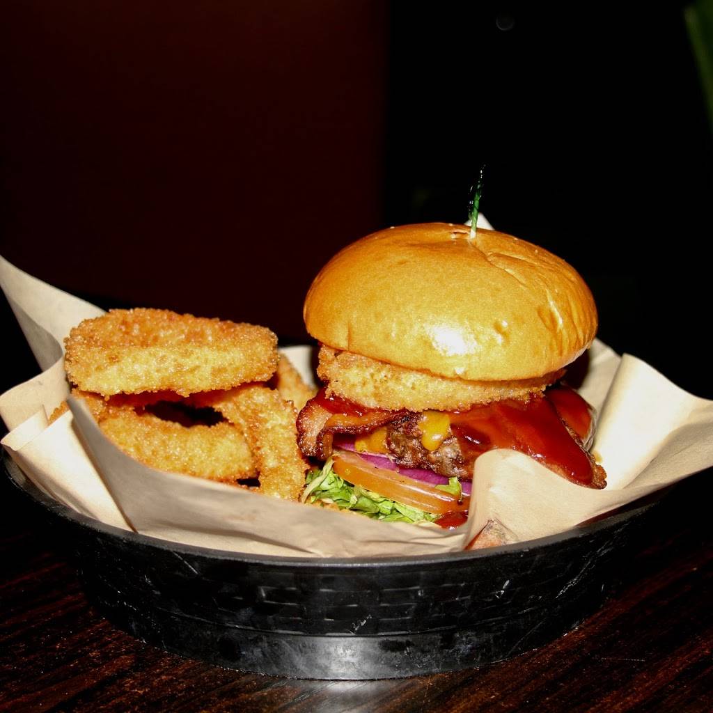 Bogeys West | restaurant | 3370 Novat St, Las Vegas, NV 89129, USA | 7022550806 OR +1 702-255-0806