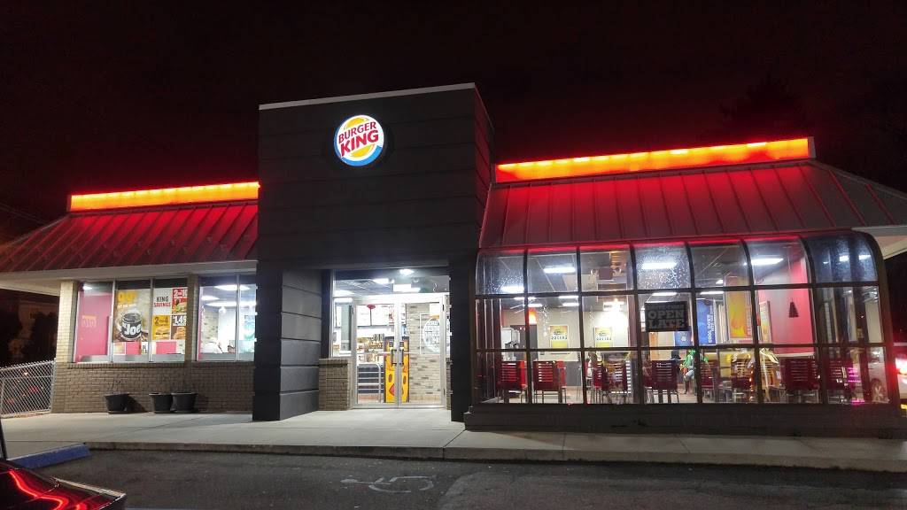 Burger King | restaurant | 20 Willowbrook Rd, Staten Island, NY 10302, USA | 7188159700 OR +1 718-815-9700
