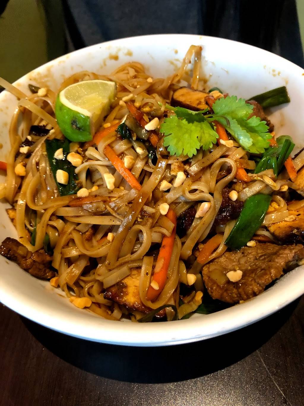 Mama Fus Asian House | restaurant | 2250 E Palm Valley Blvd Ste 215, Round Rock, TX 78665, USA | 5129825824 OR +1 512-982-5824