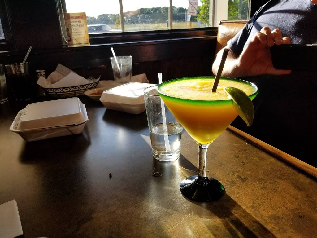 Guacamoles Mexican Cuisine | restaurant | 2 Sybil Ave, Branford, CT 06405, USA | 2032080695 OR +1 203-208-0695