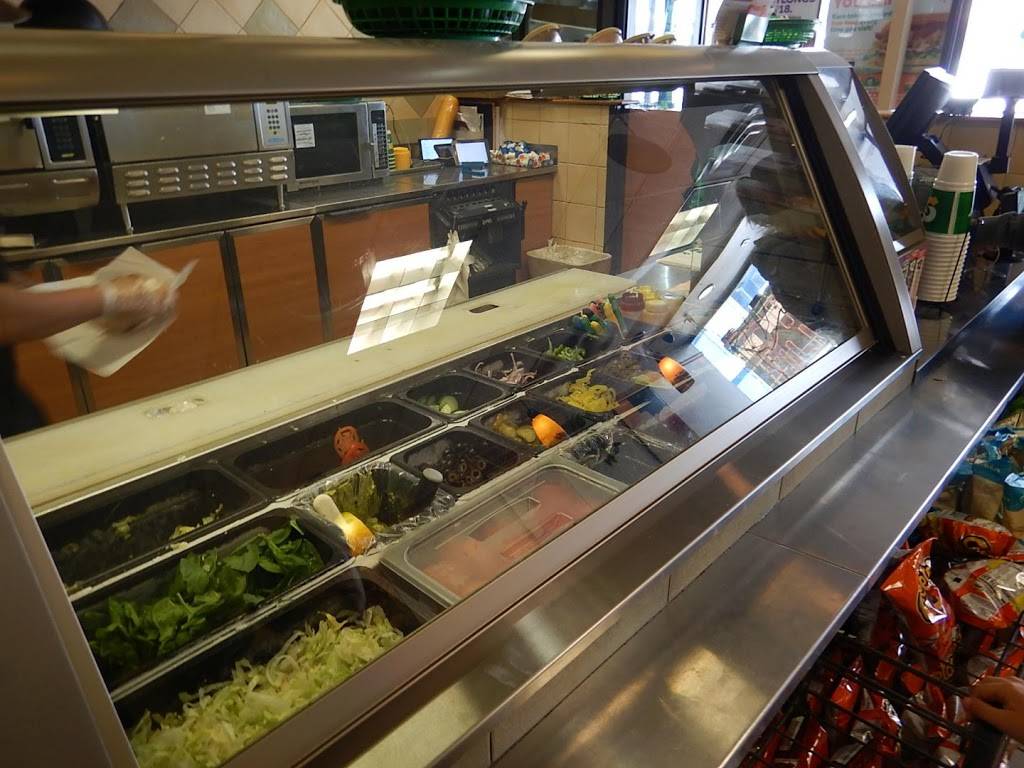 Subway Restaurants | restaurant | 3895 Overland Ave, Culver City, CA 90232, USA | 3102870790 OR +1 310-287-0790
