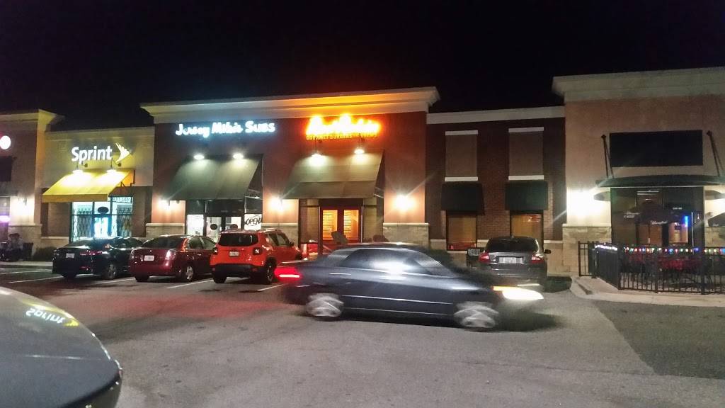 Red Robin Gourmet Burgers and Brews | restaurant | 3310 Daniels Rd #102, Winter Garden, FL 34787, USA | 4076540626 OR +1 407-654-0626