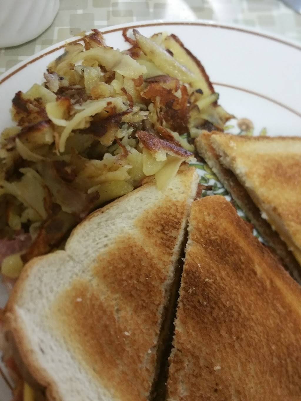 Buds Restaurant | restaurant | 219 Louisa St, Kitchener, ON N2H 4C7, Canada | 5197430322 OR +1 519-743-0322