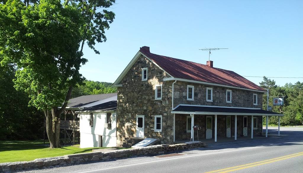 Berties Inn | restaurant | 160 Old Friedensburg Rd, Reading, PA 19606, USA | 6107795797 OR +1 610-779-5797