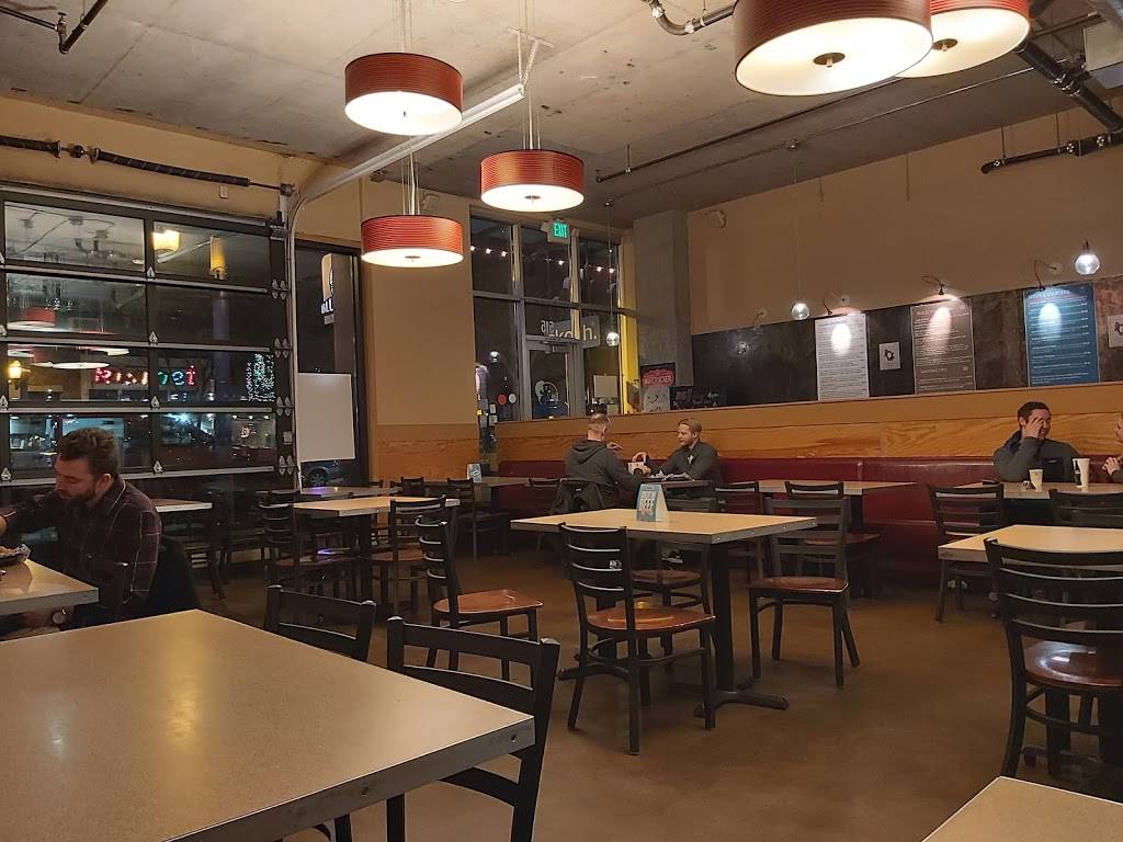 Blue Moon Burgers | restaurant | 523 Broadway E, Seattle, WA 98102, USA | 2063252000 OR +1 206-325-2000