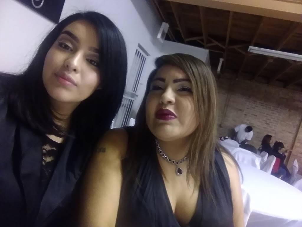 El Cantante | restaurant | 2501 S Western Ave, Chicago, IL 60608, USA | 7732475000 OR +1 773-247-5000