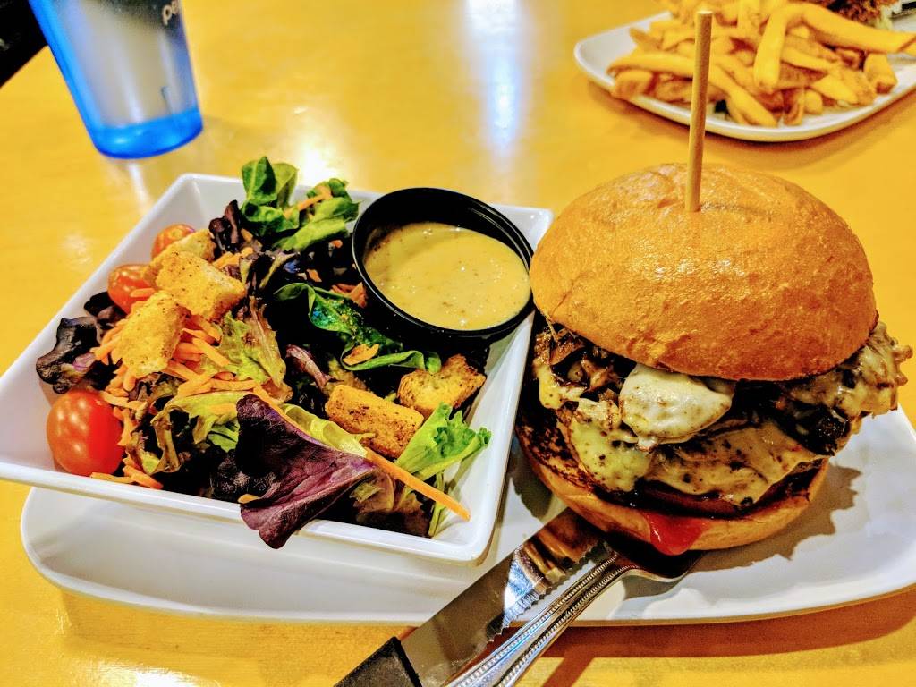 Crave Real Burgers | restaurant | 9344 Dorchester St, Highlands Ranch, CO 80129, USA | 7203443006 OR +1 720-344-3006