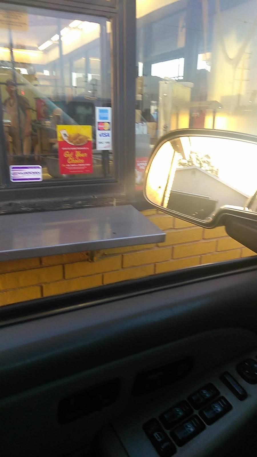 Churchs Chicken | restaurant | 217 N Central Ave, Compton, CA 90220, USA | 3106376689 OR +1 310-637-6689