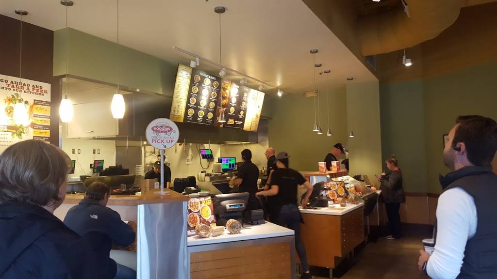 Noodles and Company | restaurant | 706 Roosevelt Rd, Glen Ellyn, IL 60137, USA | 6307900964 OR +1 630-790-0964