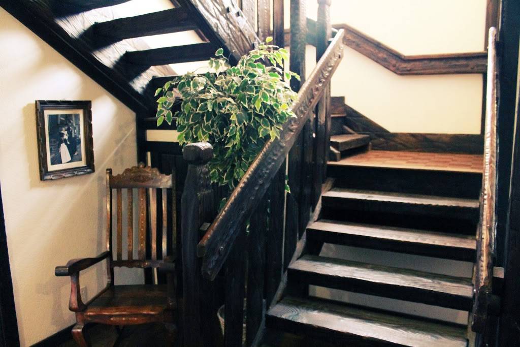 Auld Holland Inn - Whidbey Island Hotel | restaurant | 33575 WA-20, Oak Harbor, WA 98277, USA | 3606752288 OR +1 360-675-2288