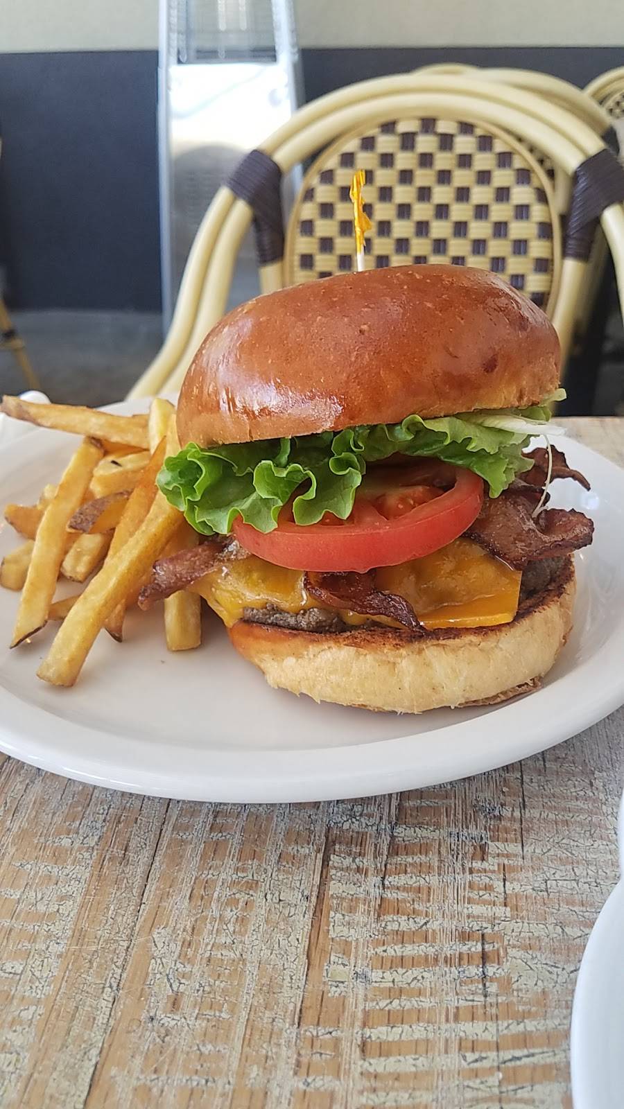 St. Tropez Bistro | restaurant | 7150 Avenida Encinas, Carlsbad, CA 92011, USA | 7606026203 OR +1 760-602-6203