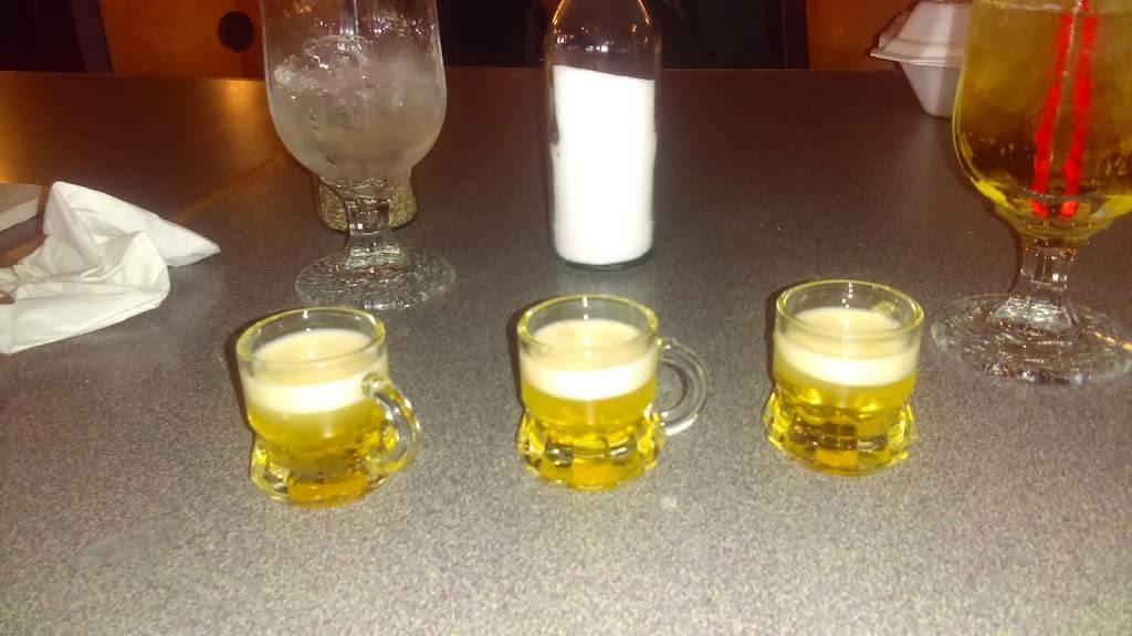 Sneakers | restaurant | 211 E Main St, Lowell, MI 49331, USA | 6168976746 OR +1 616-897-6746