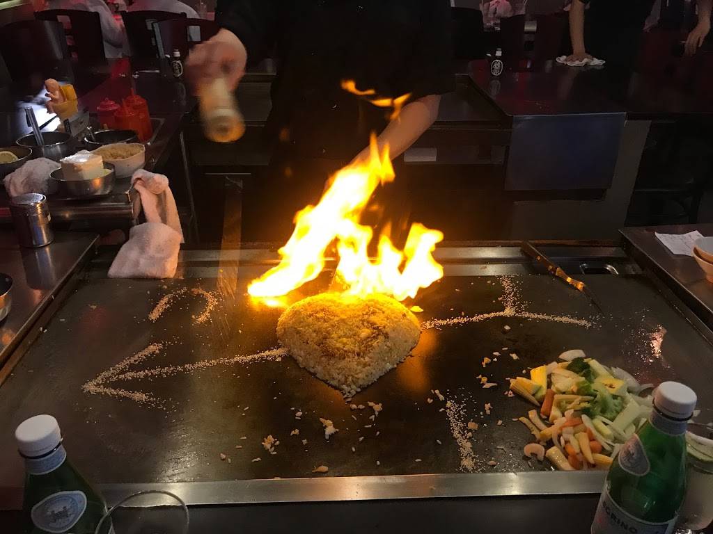 Momo Hibachi Steak House & Bar | restaurant | 1901 Emmons Ave, Brooklyn, NY 11235, USA | 7187698010 OR +1 718-769-8010