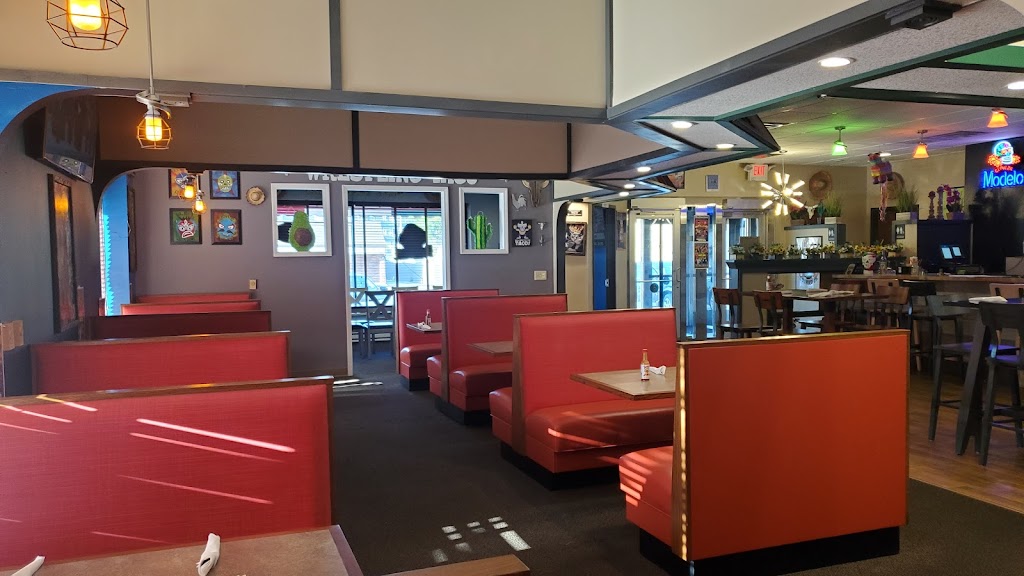 Wrestling Taco | restaurant | 1606 S 84th St, West Allis, WI 53214, USA | 4147634196 OR +1 414-763-4196