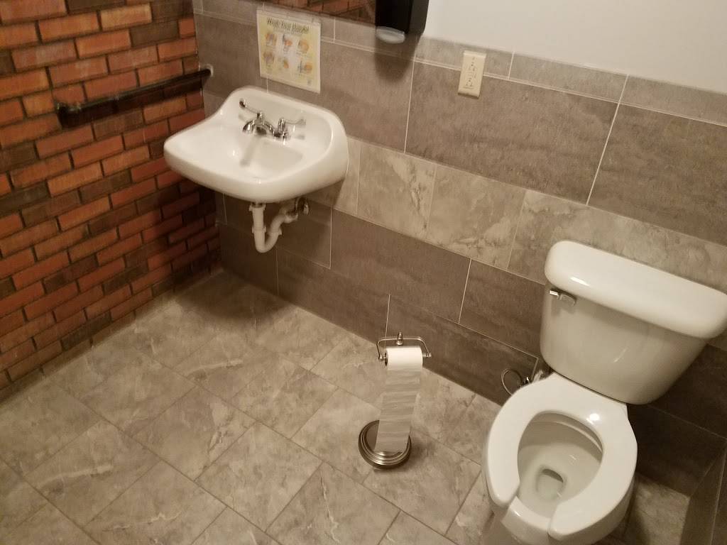 Hamburger Hut | restaurant | 640 US-25E Scenic, Barbourville, KY 40977, USA | 6065465240 OR +1 606-546-5240