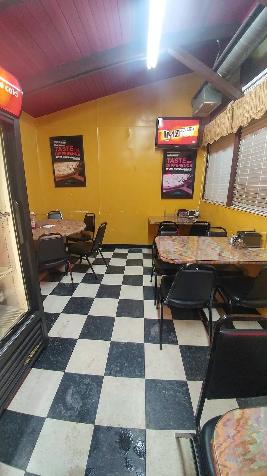 Najeras Pizza Place | restaurant | 146 N Main St, Dousman, WI 53118, USA | 2629653333 OR +1 262-965-3333