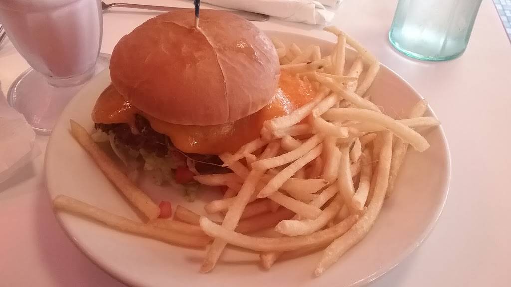 Steak n Shake | restaurant | 11665 Commercial Dr, Fishers, IN 46038, USA | 3175851650 OR +1 317-585-1650