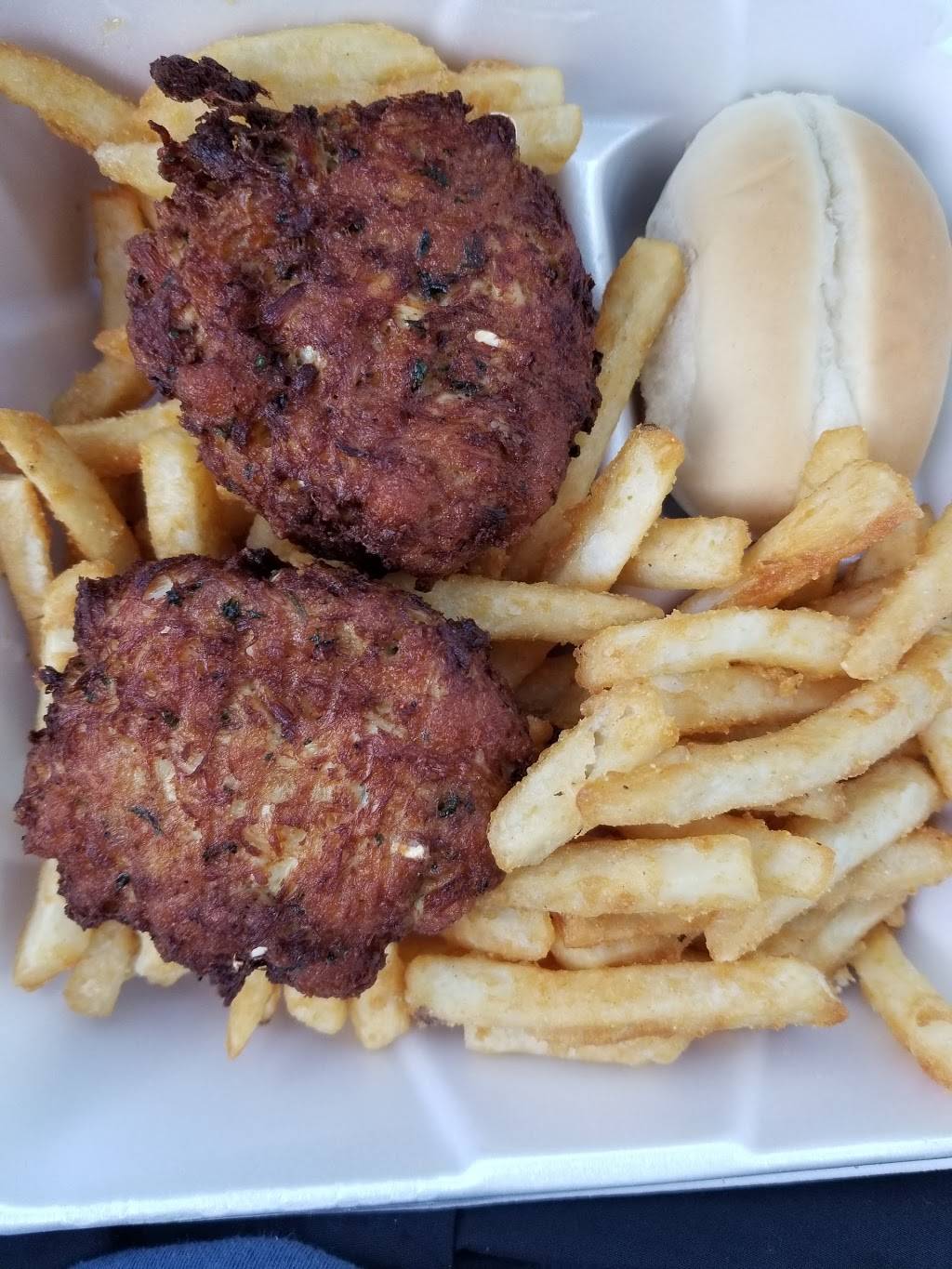 Camerons Seafood | restaurant | 5731 Buckeystown Pike, Frederick, MD 21704, USA | 3016959005 OR +1 301-695-9005