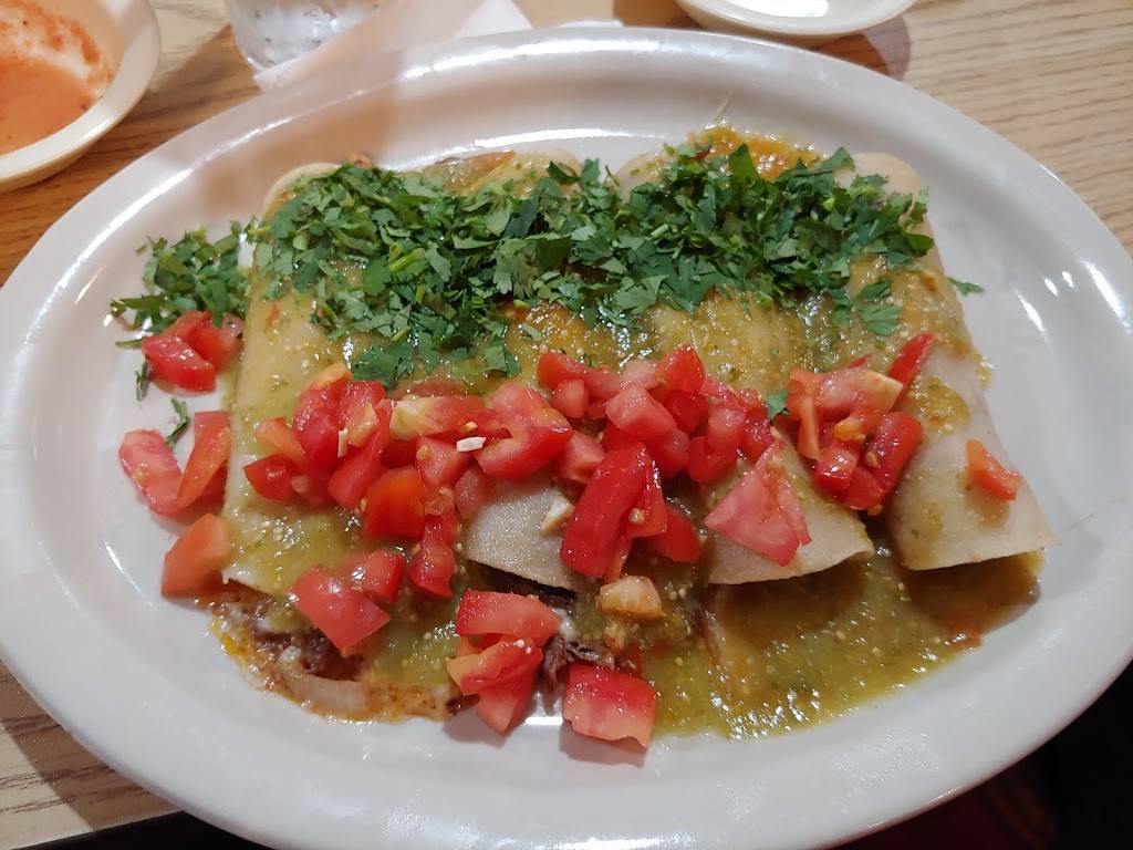 El Potrillo | restaurant | 821 W Main St, Lyons, KS 67554, USA | 6202573000 OR +1 620-257-3000