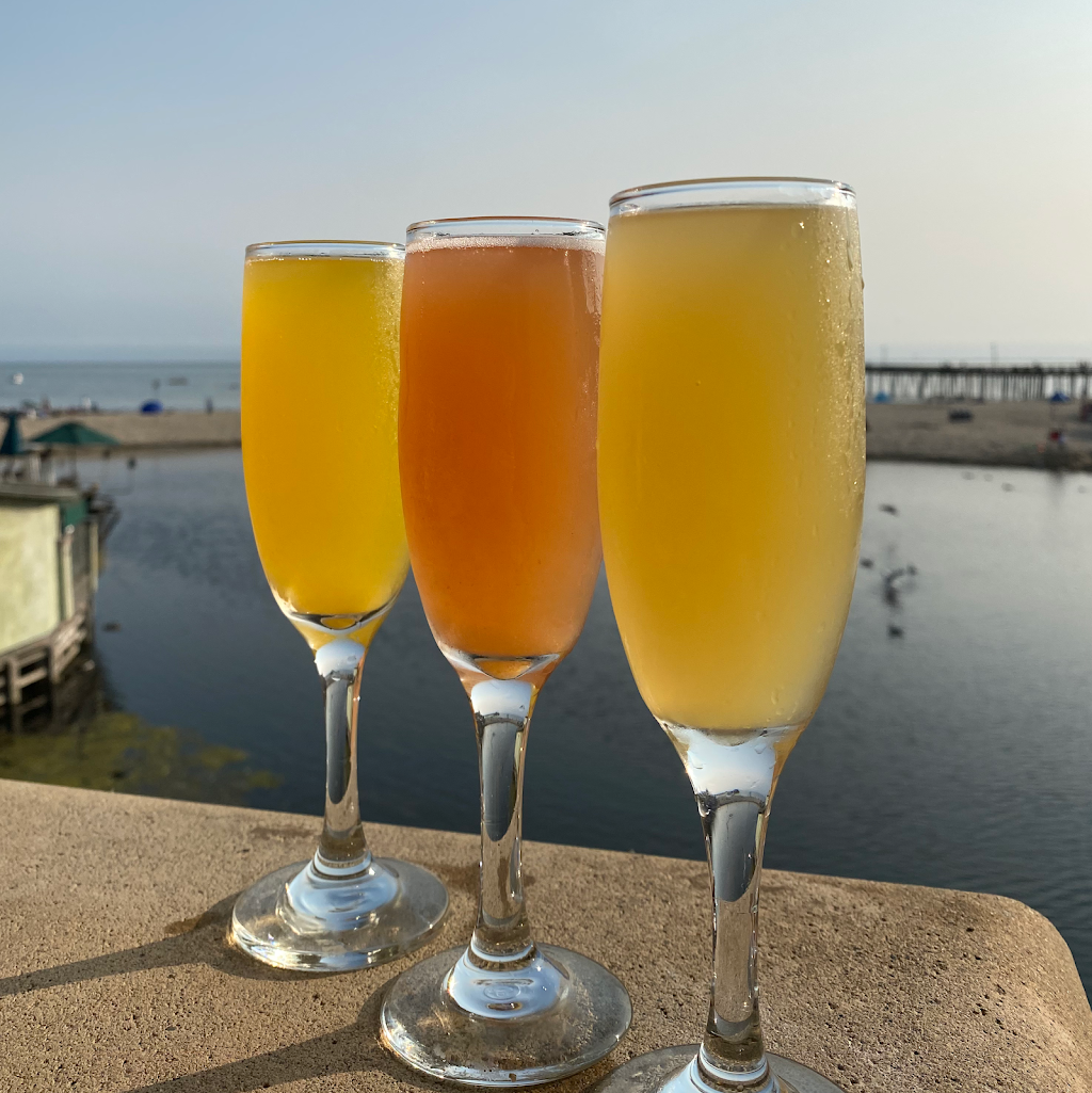 Capitola Bar & Grill | restaurant | 231 Esplanade, Capitola, CA 95010, USA | 8318542888 OR +1 831-854-2888