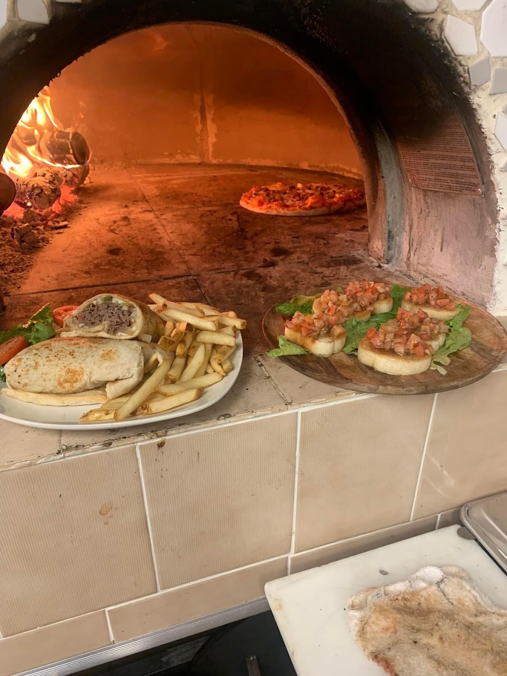 Zana’s Wood Fire Pizza | restaurant | 1406 Sycamore Rd, DeKalb, IL 60115, USA | 8155170733 OR +1 815-517-0733