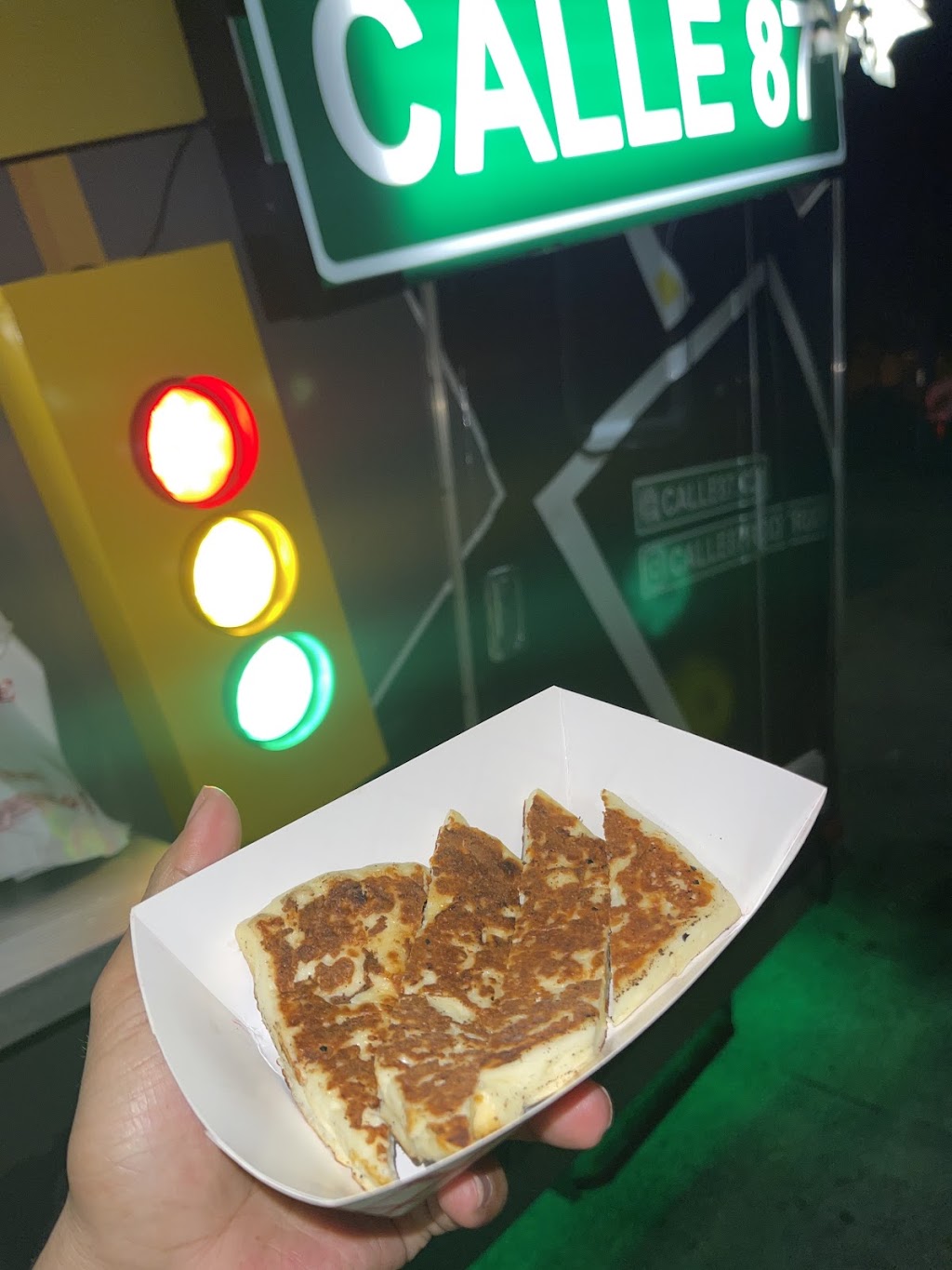 Calle 87 Food Truck | restaurant | 179 NW 87th Ave, Miami, FL 33166, USA | 3056999040 OR +1 305-699-9040