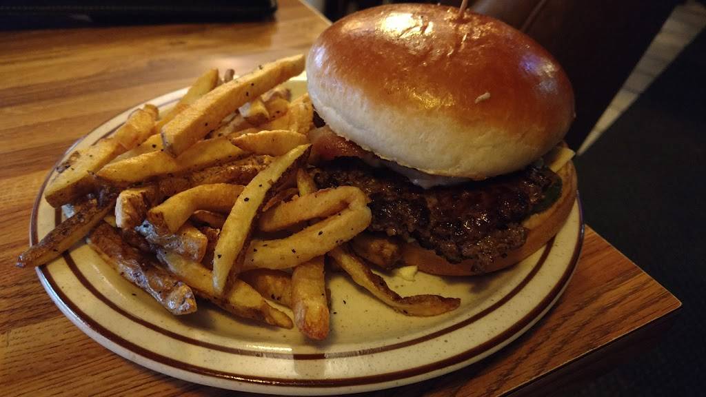 Walts All American Bar | restaurant | 5534 W Central Ave, Wichita, KS 67212, USA | 3169439567 OR +1 316-943-9567